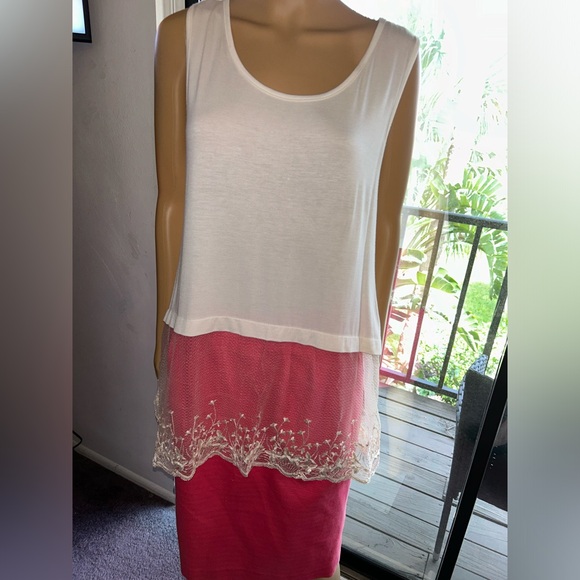 2 lace bottom camisole and tank. Sz S/M. - Picture 9 of 16